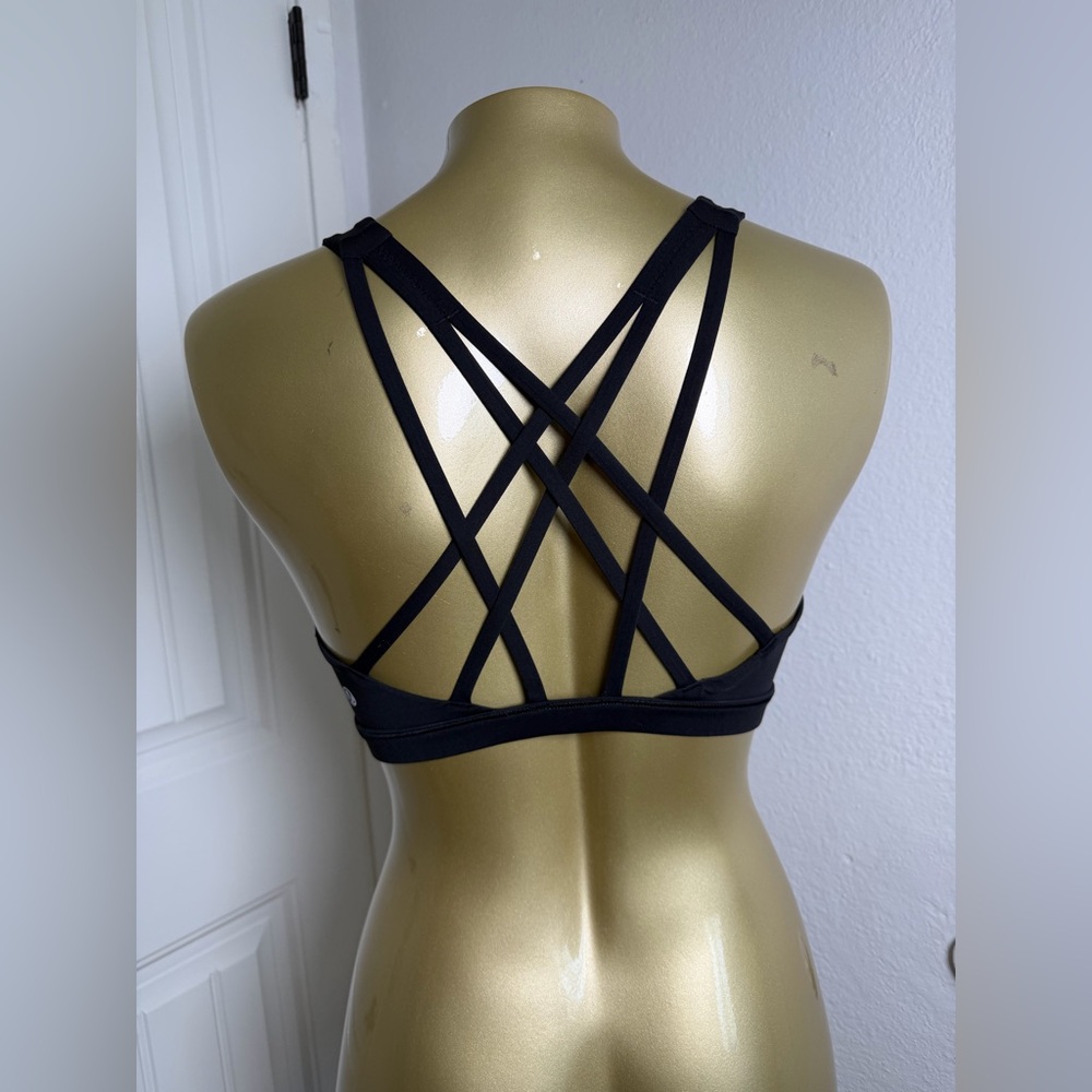 lululemon sports bra 6 - Picture 3 of 4